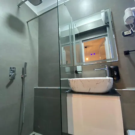 What's Up Apartman Tirana