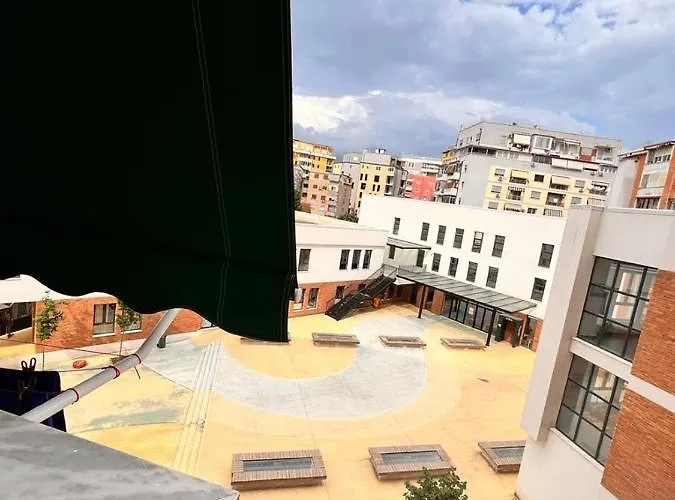 What's Up Lejlighed Tirana