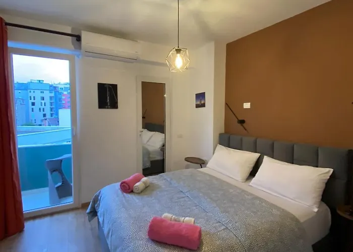 公寓 What's Up 地拉那