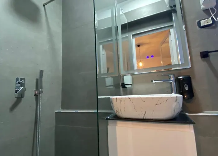 What's Up 아파트 티라나